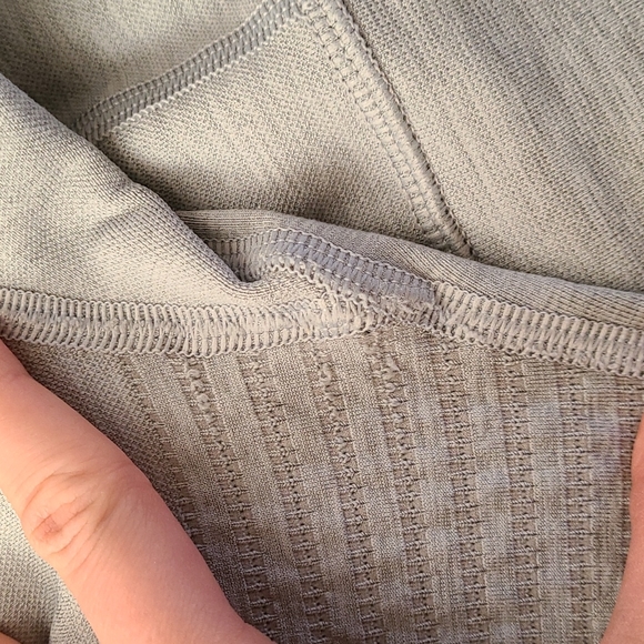 *SOLD* Alphate Halo Leggings - Picture 4 of 6